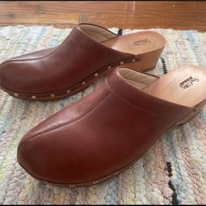 Dr. Scholl’s Clogs